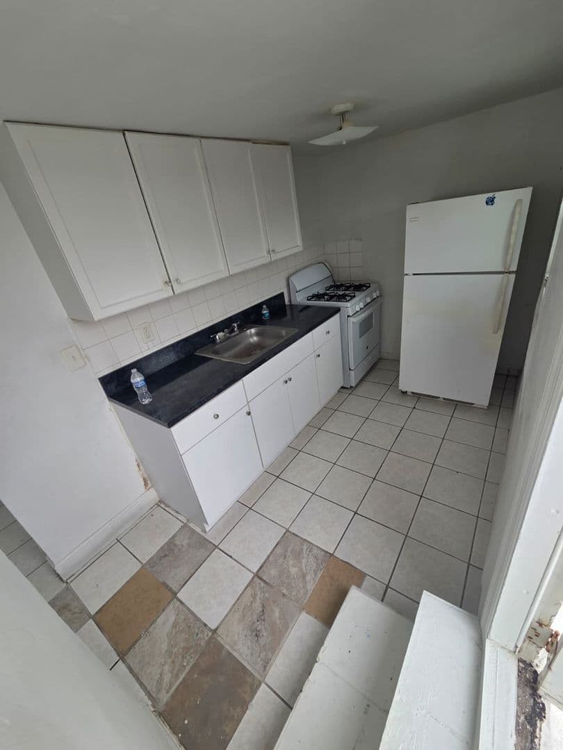 Miami Apartment: 235/245 SW 6 Ave