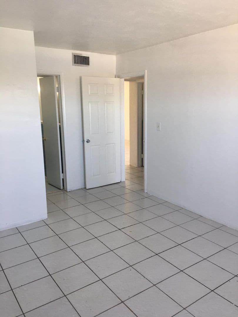 Hialeah Apartment: 1345 W 29 Street