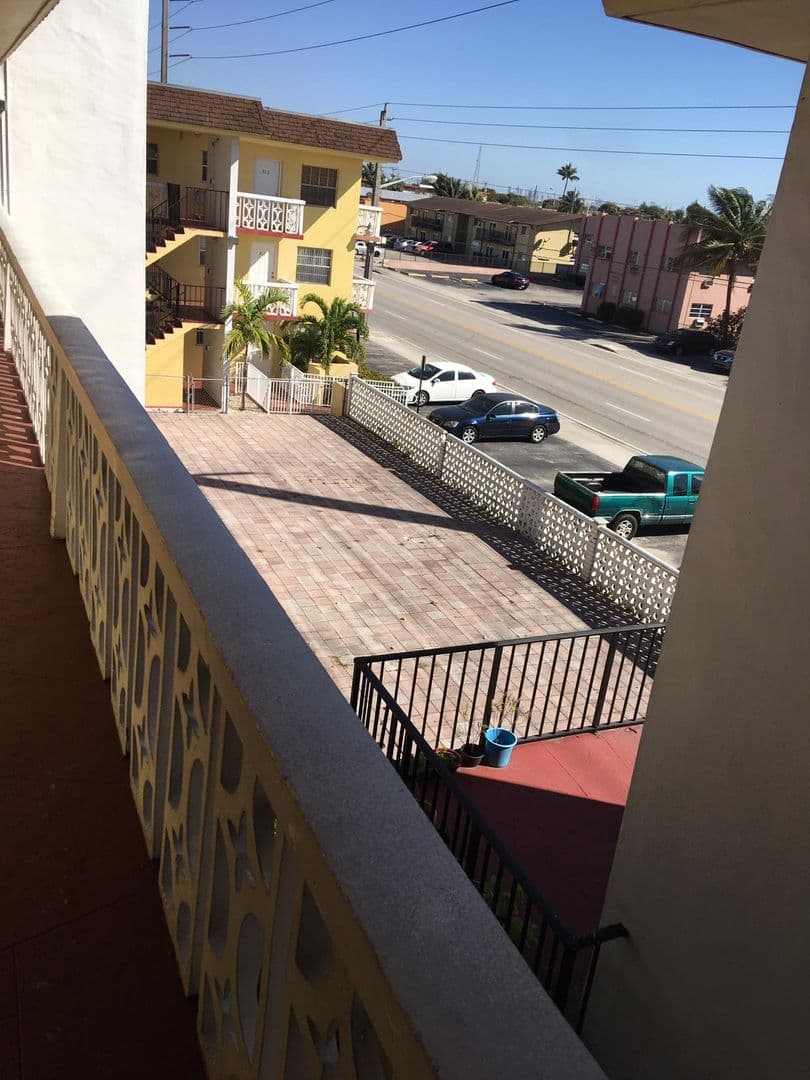 Hialeah Apartment: 1345 W 29 Street