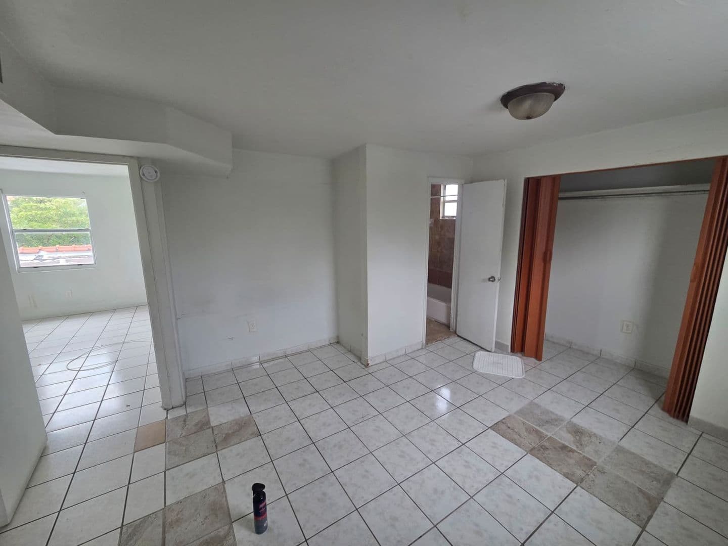 Miami Apartment: 235/245 SW 6 Ave