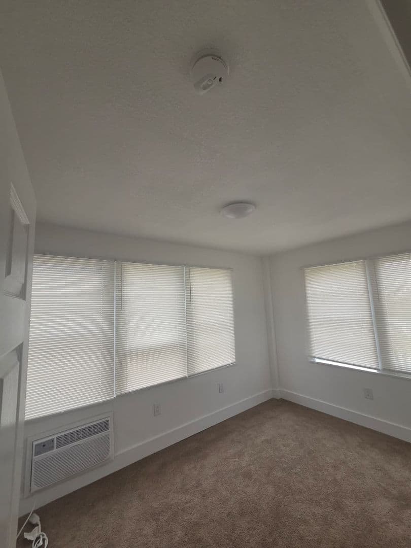 Miami Apartment: 959 SW 5 St