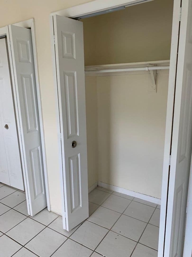 Hialeah Apartment: 1345 W 29 Street