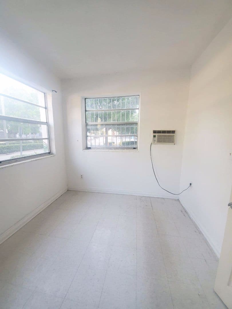 Miami Apartment: 1361 Nw 4 Street