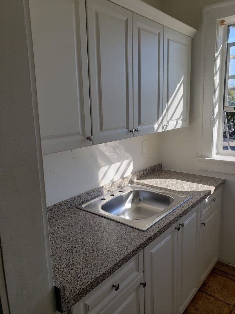 Hialeah Apartment: 1345 W 29 Street