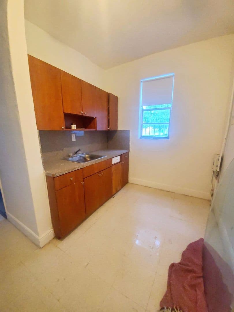 Miami Apartment: 1361 Nw 4 Street