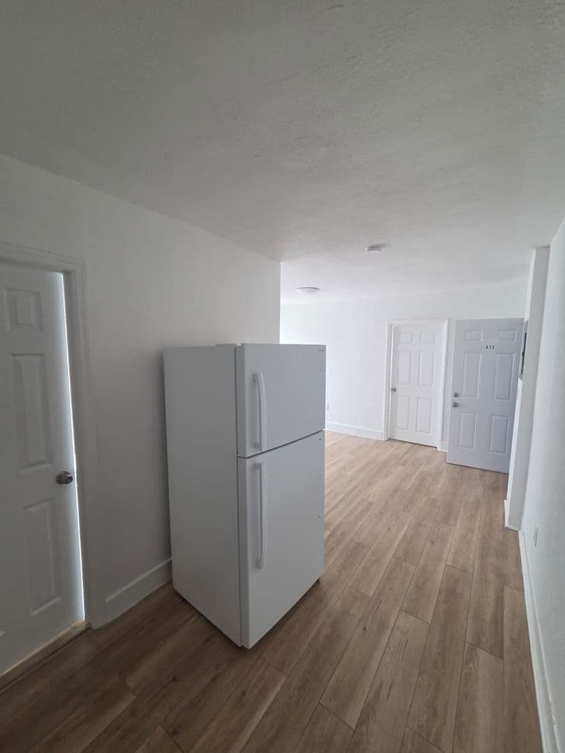 Miami Apartment: 959 SW 5 St