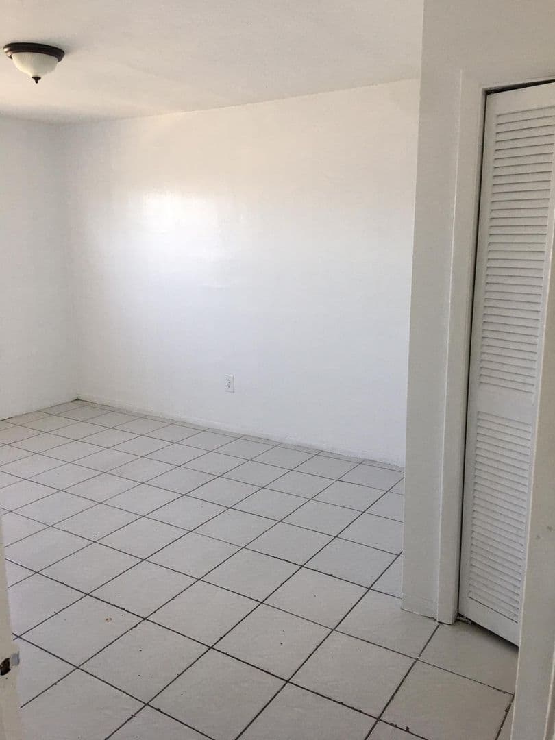 Hialeah Apartment: 1345 W 29 Street