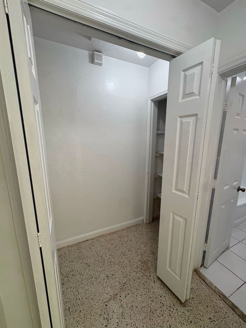 North Miami Townhome: 475 NE 164 St