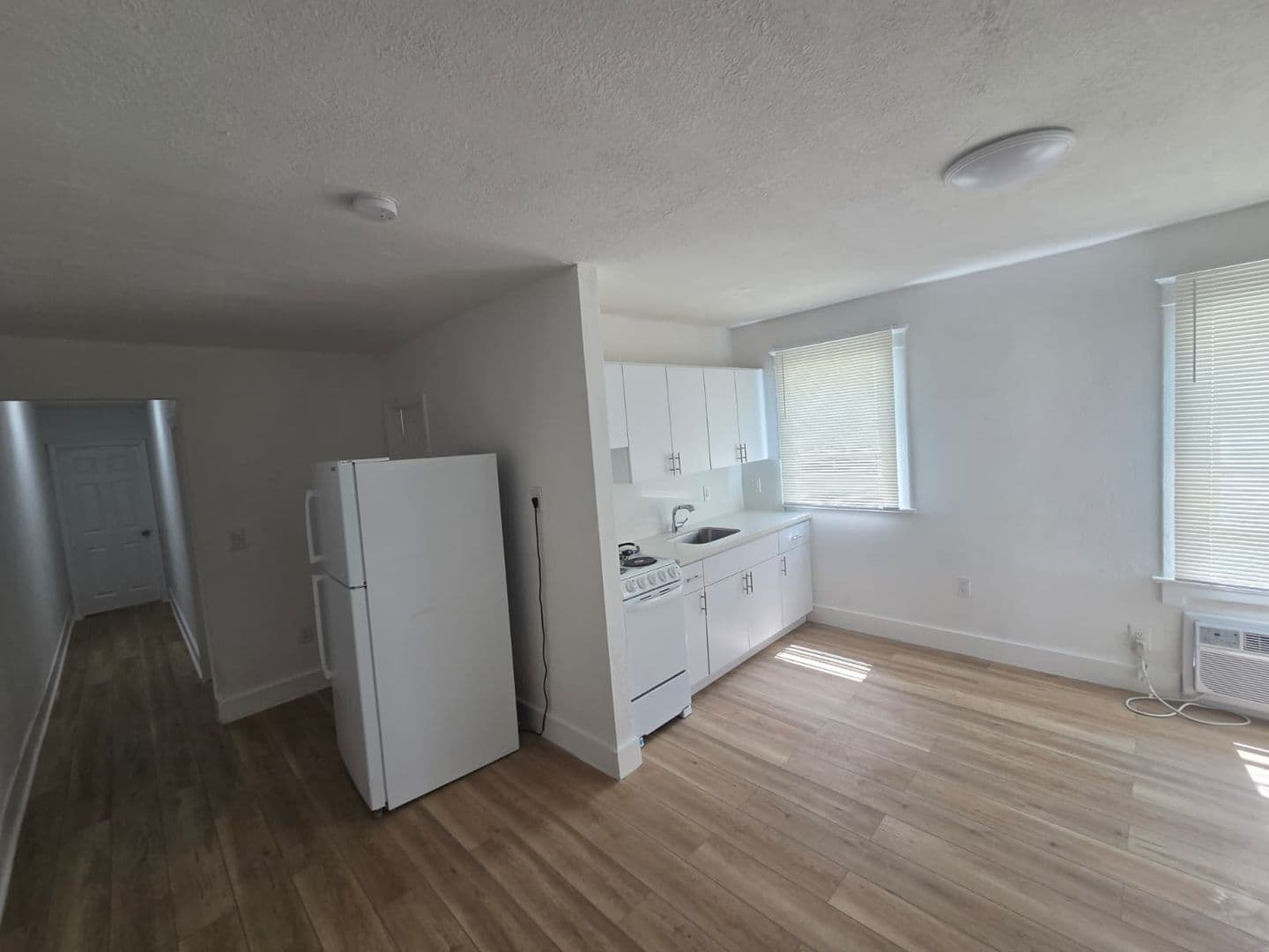 Miami Apartment: 959 SW 5 St