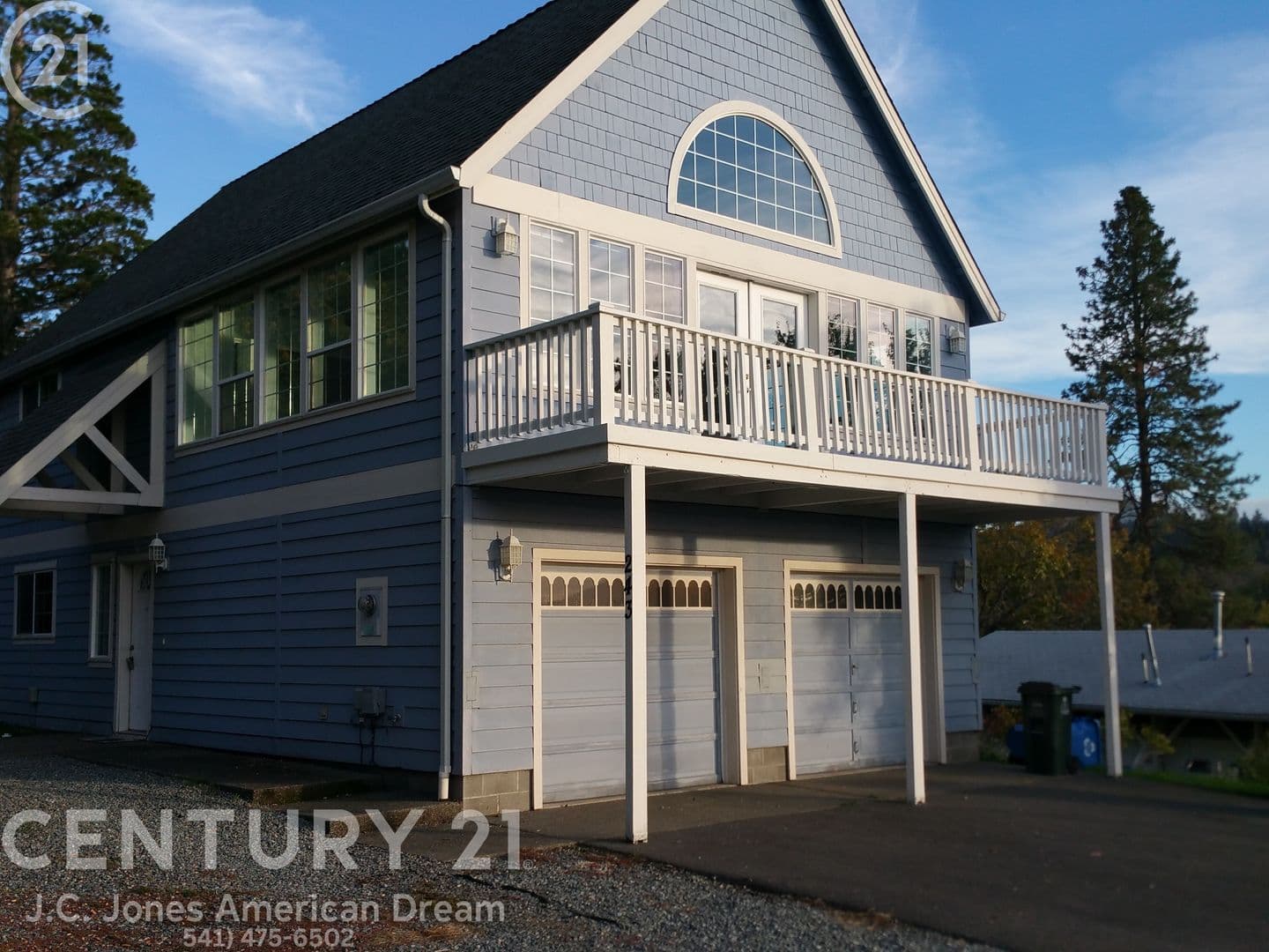 Grants Pass House: 243 SE Hill Top Dr.
