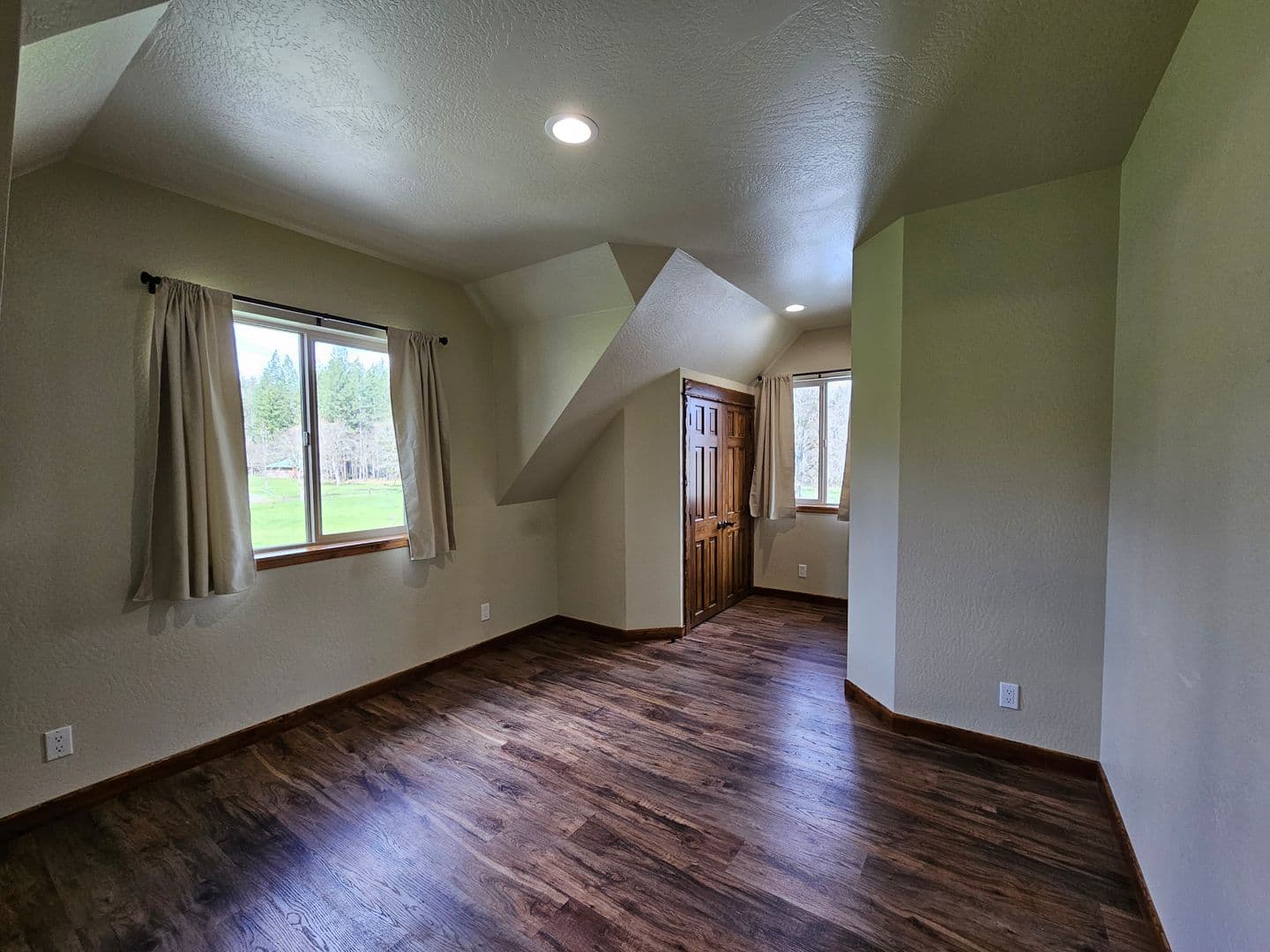 Grants Pass Apartment: 366 Ponderosa Lane