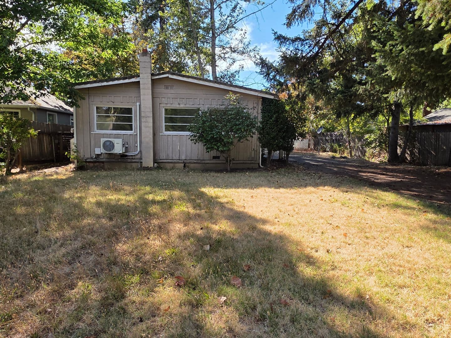 Grants Pass House: 1044 NW Conklin Avenue