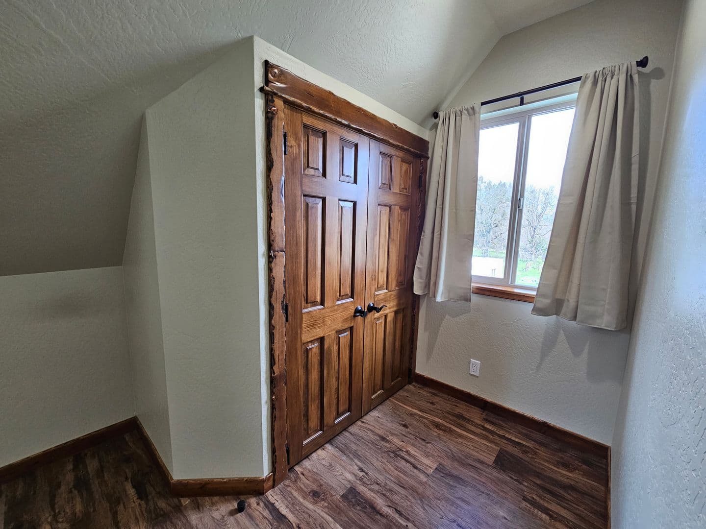 Grants Pass Apartment: 366 Ponderosa Lane