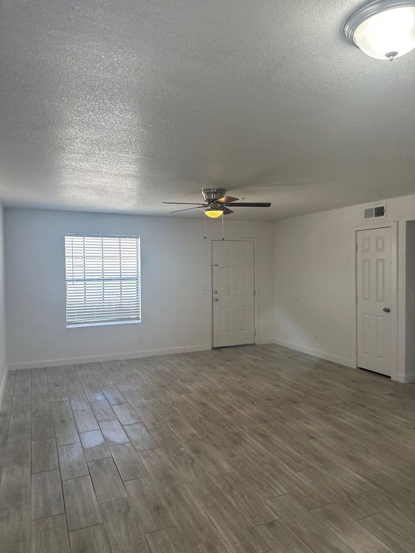 Phoenix Apartment: 13211 N. 21st Place