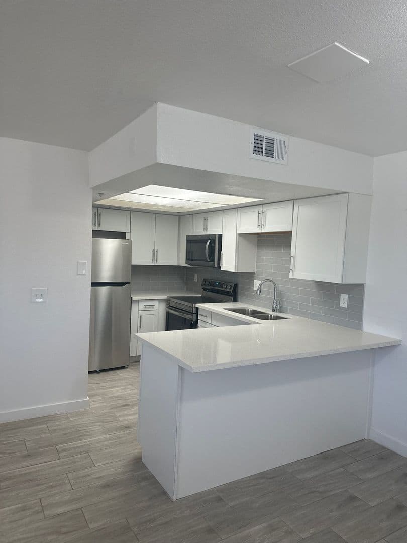 Phoenix Apartment: 13211 N. 21st Place