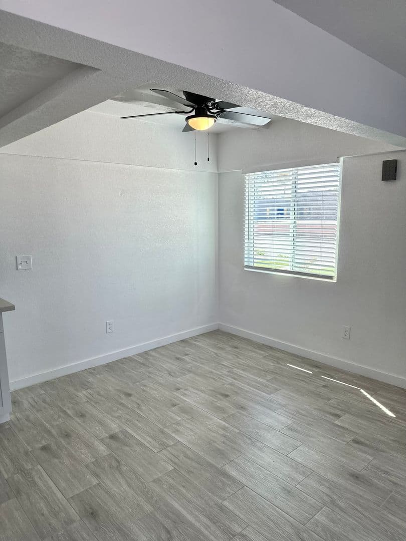 Phoenix Apartment: 1504 E Indianola Ave.
