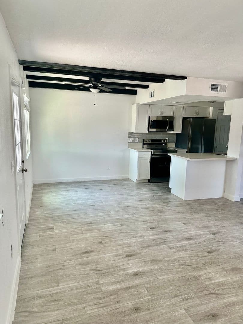 Phoenix Apartment: 1504 E Indianola Ave.