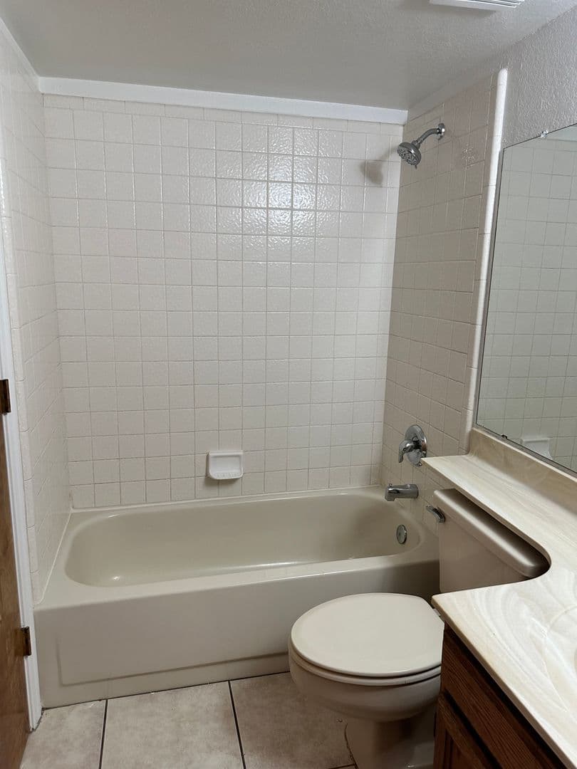 Mesa Condo: 3716 E. University Dr. Unit 2015 - 3716 E. University Dr.