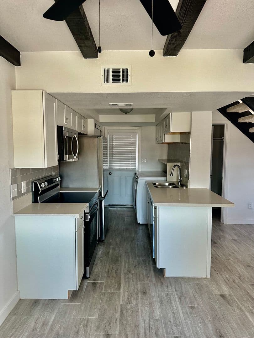 Phoenix Apartment: 1504 E Indianola Ave.