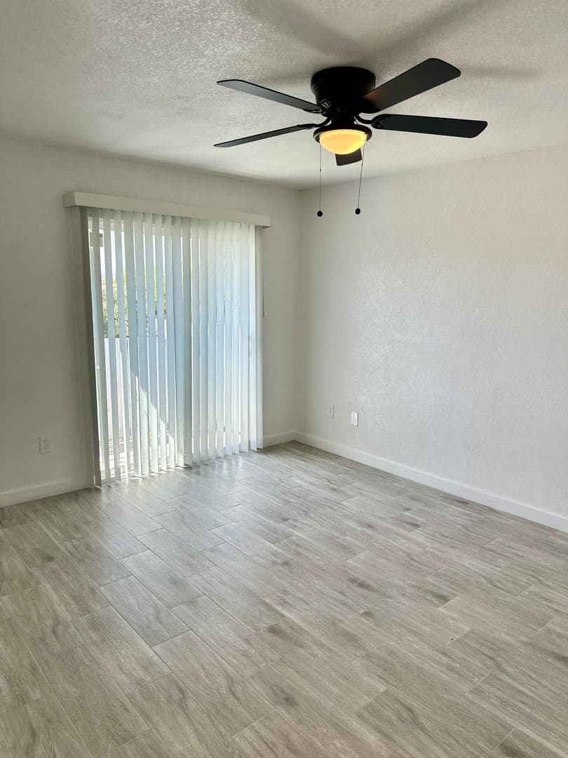 Phoenix Apartment: 1504 E Indianola Ave.
