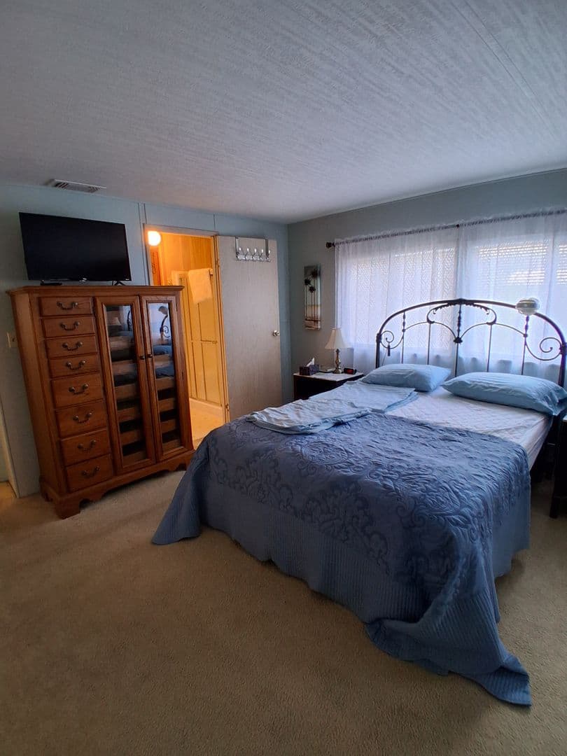 Brooksville House: Moriah Avenue - 7577