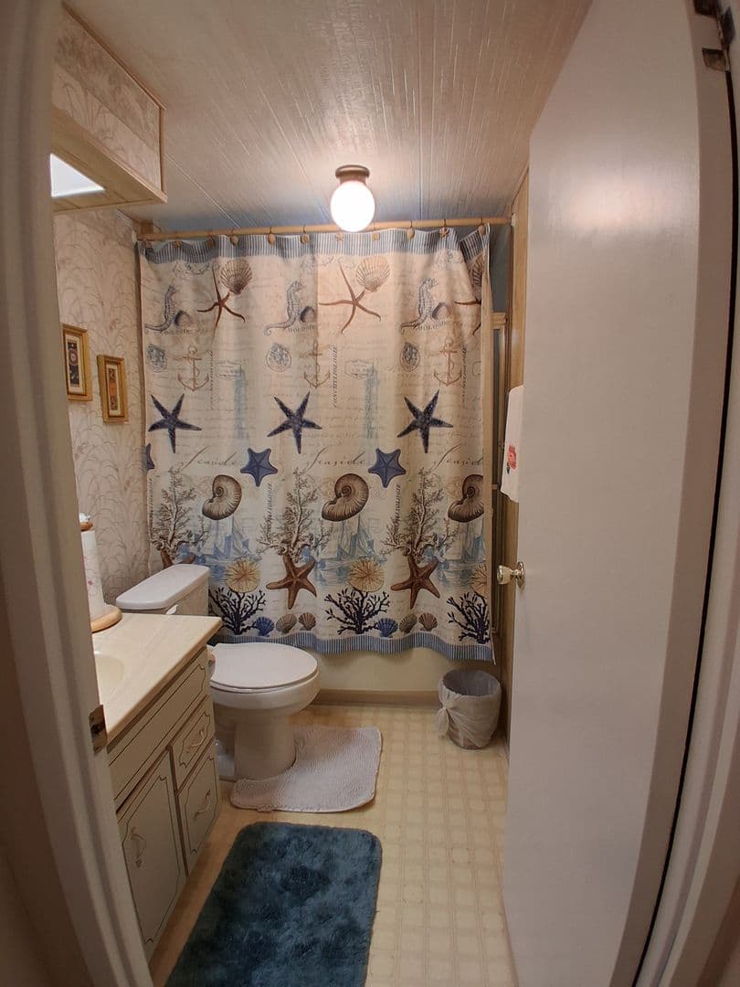 Brooksville House: Moriah Avenue - 7577