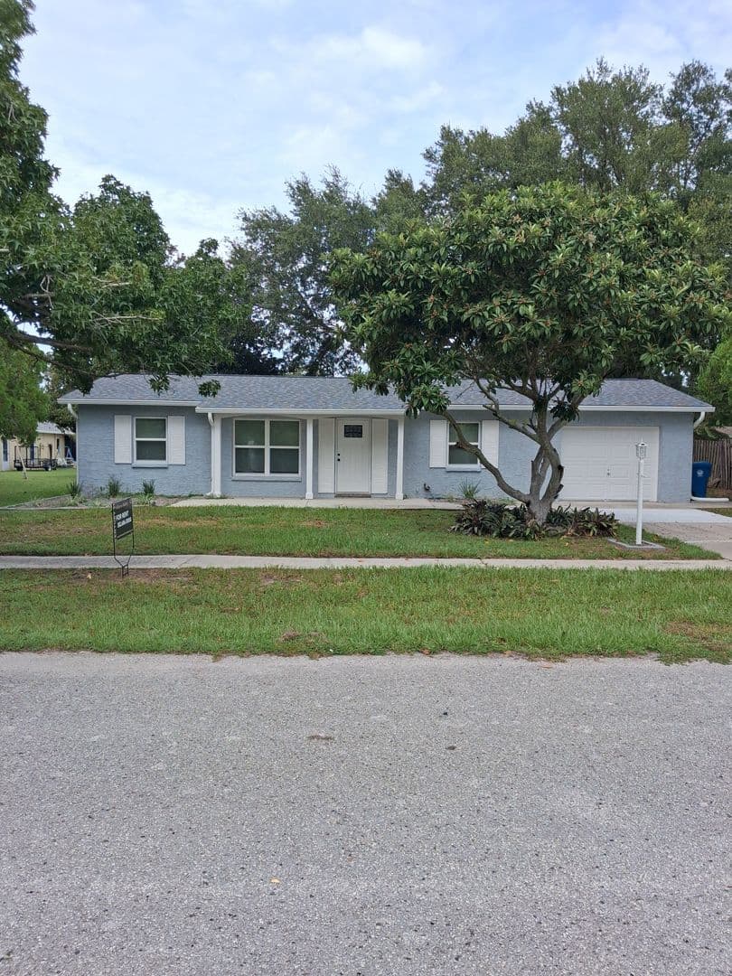 Spring Hill House: 4217 Drummond Avenue