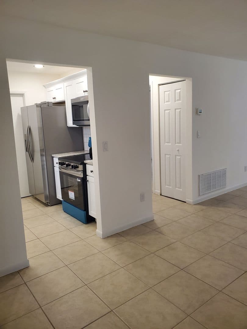Spring Hill House: 4217 Drummond Avenue