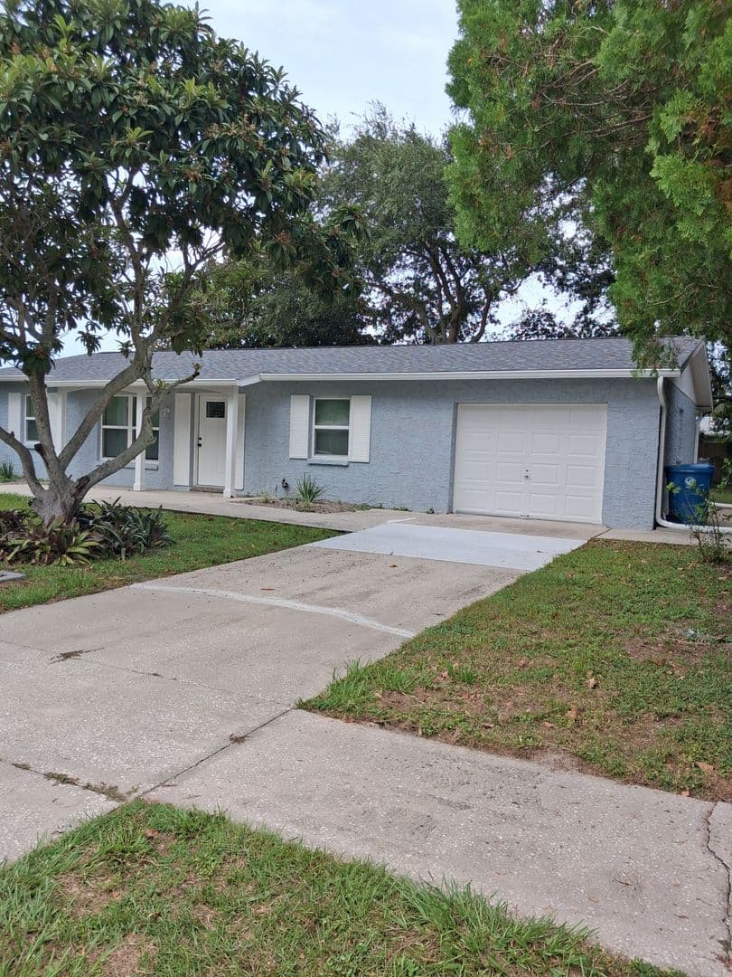Spring Hill House: 4217 Drummond Avenue