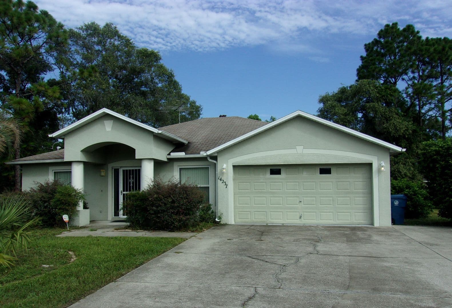 Spring Hill House: 14237 Spring Hill Drive