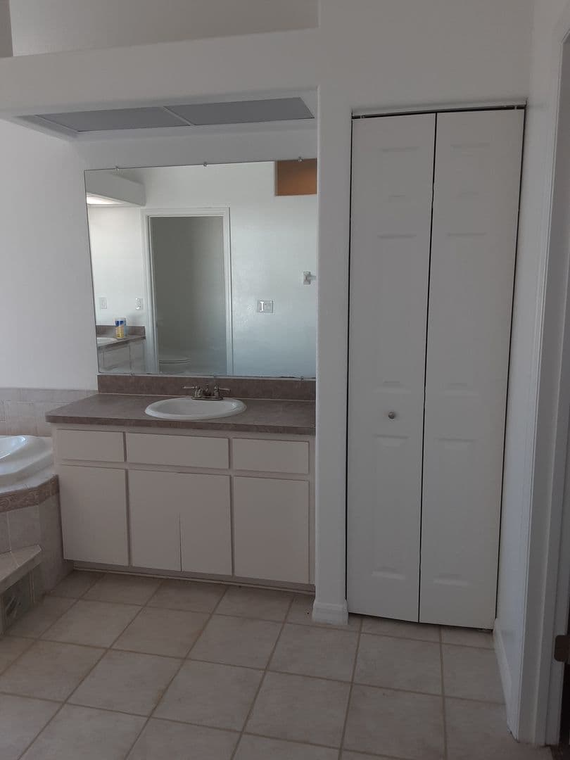 Spring Hill House: 13409 Short Court