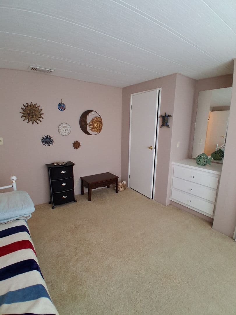 Brooksville House: Moriah Avenue - 7577
