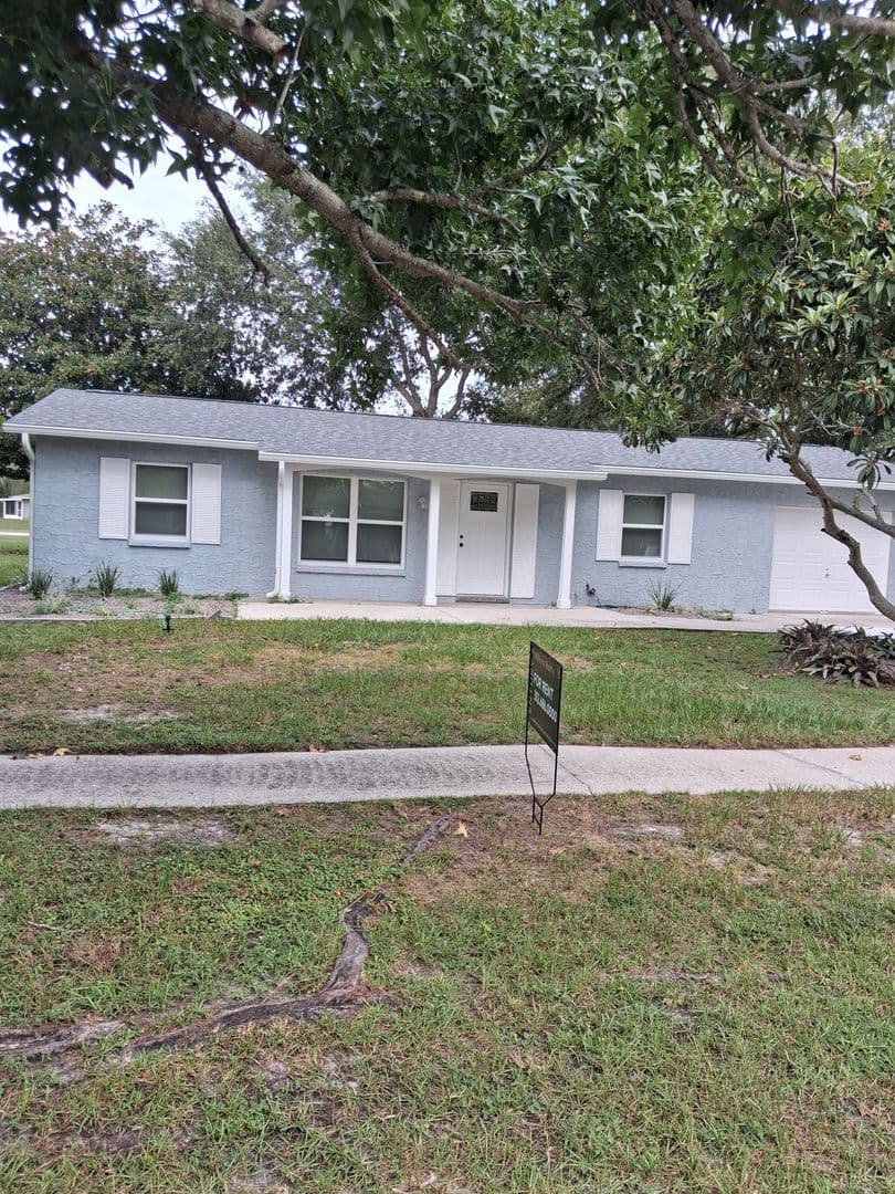Spring Hill House: 4217 Drummond Avenue