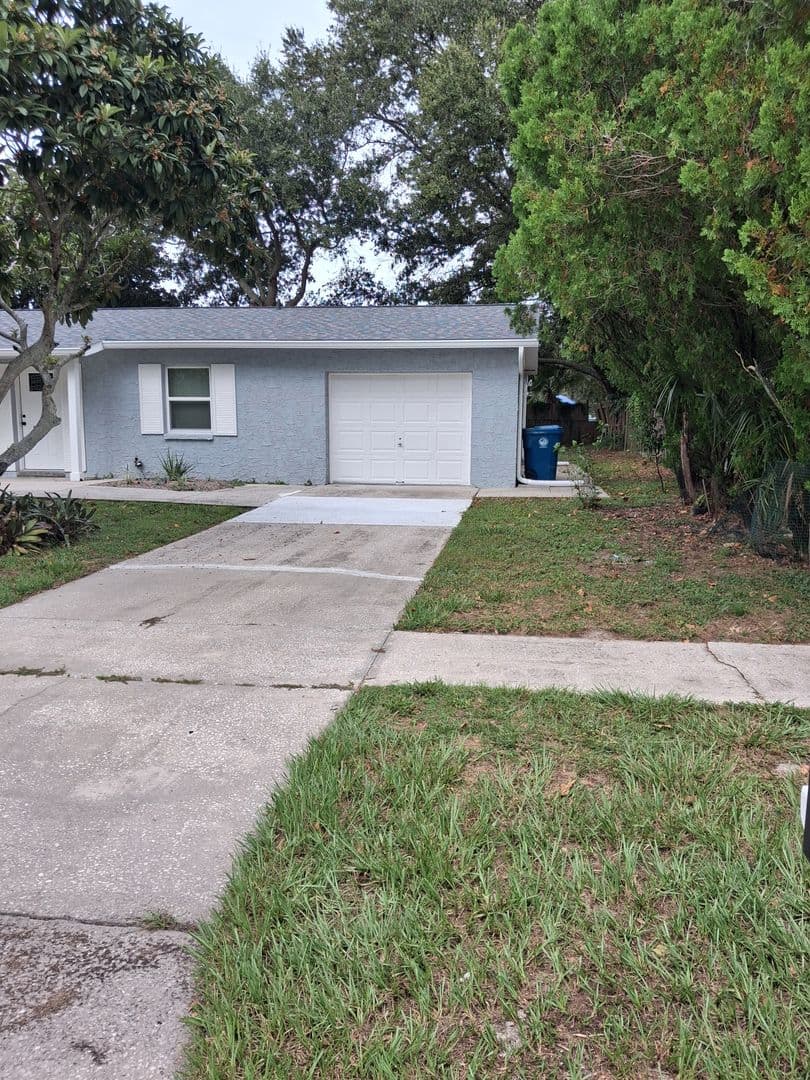 Spring Hill House: 4217 Drummond Avenue