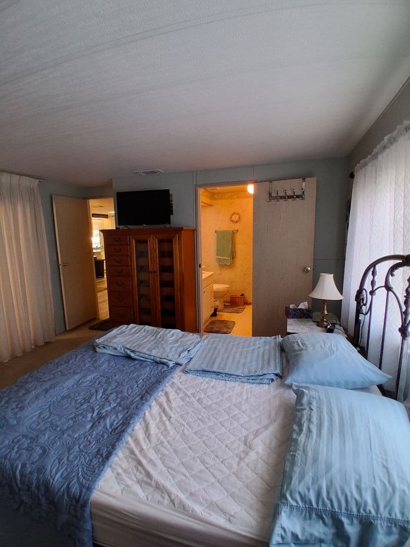 Brooksville House: Moriah Avenue - 7577