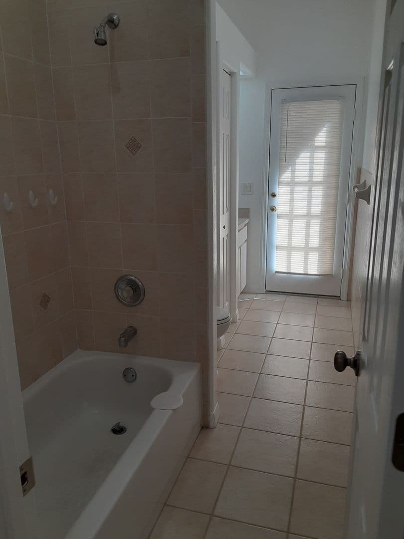 Spring Hill House: 13409 Short Court