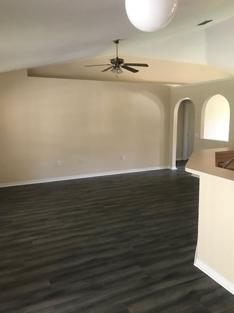 Spring Hill House: 9035 Horizon Drive