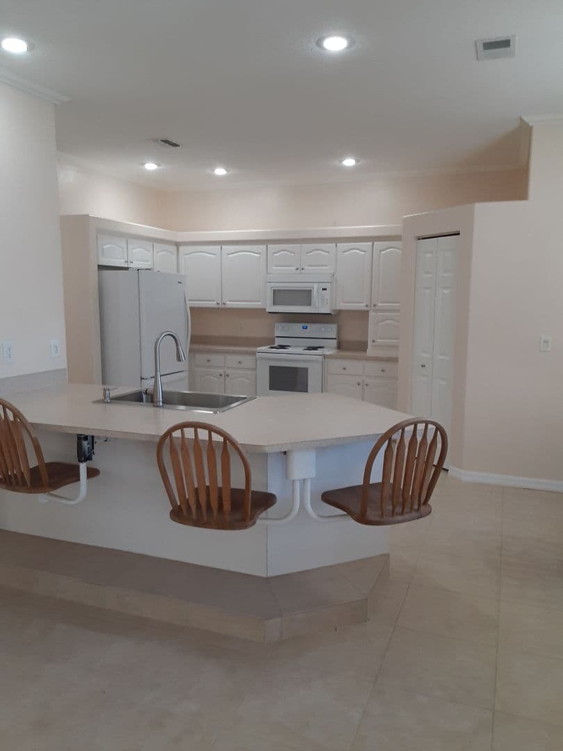 Spring Hill House: 13409 Short Court