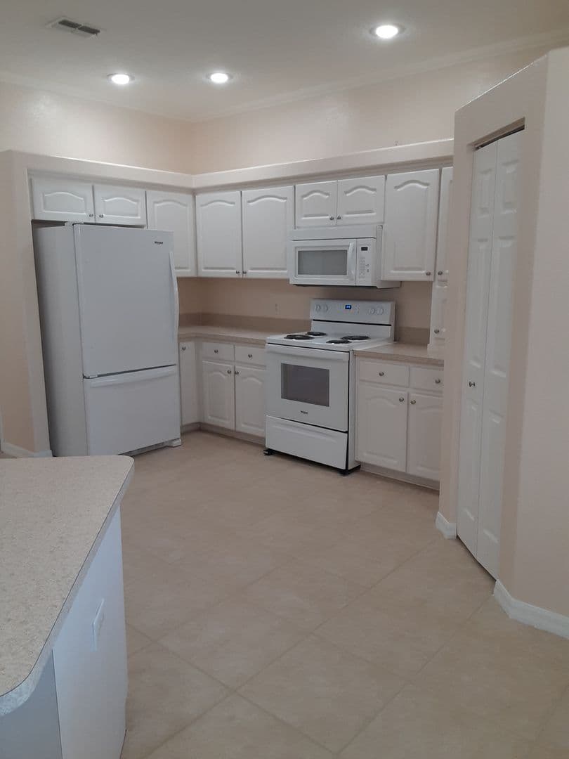 Spring Hill House: 13409 Short Court