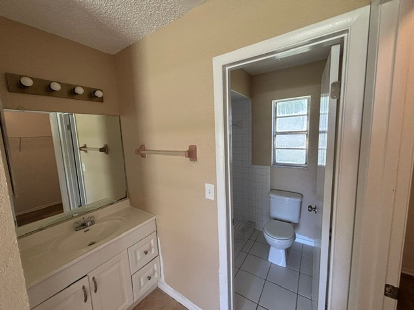 Spring Hill House: 3206 Ambassador Avenue
