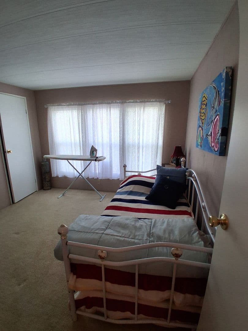 Brooksville House: Moriah Avenue - 7577