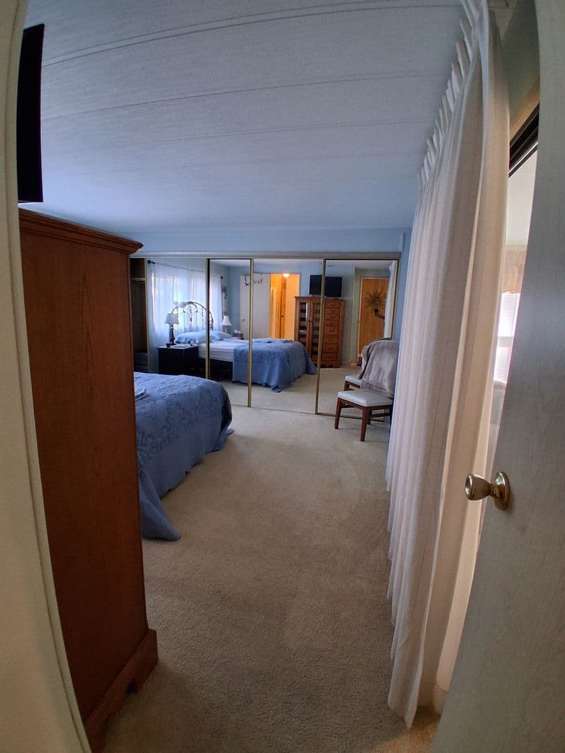 Brooksville House: Moriah Avenue - 7577