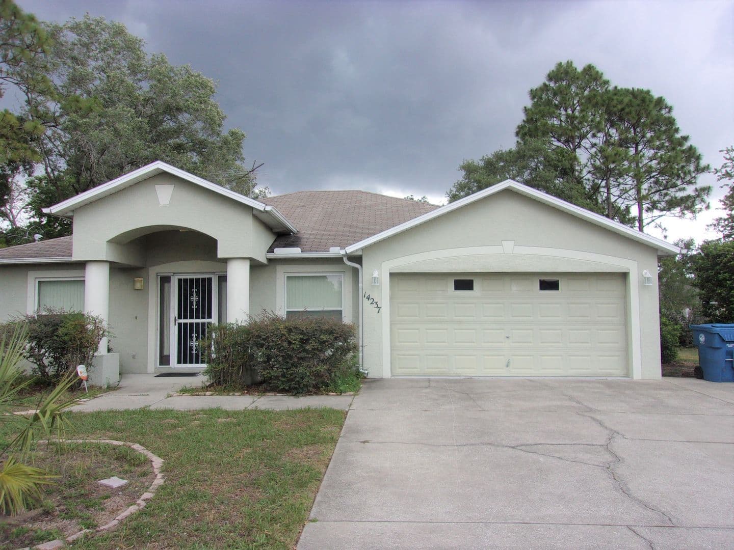 Spring Hill House: 14237 Spring Hill Drive