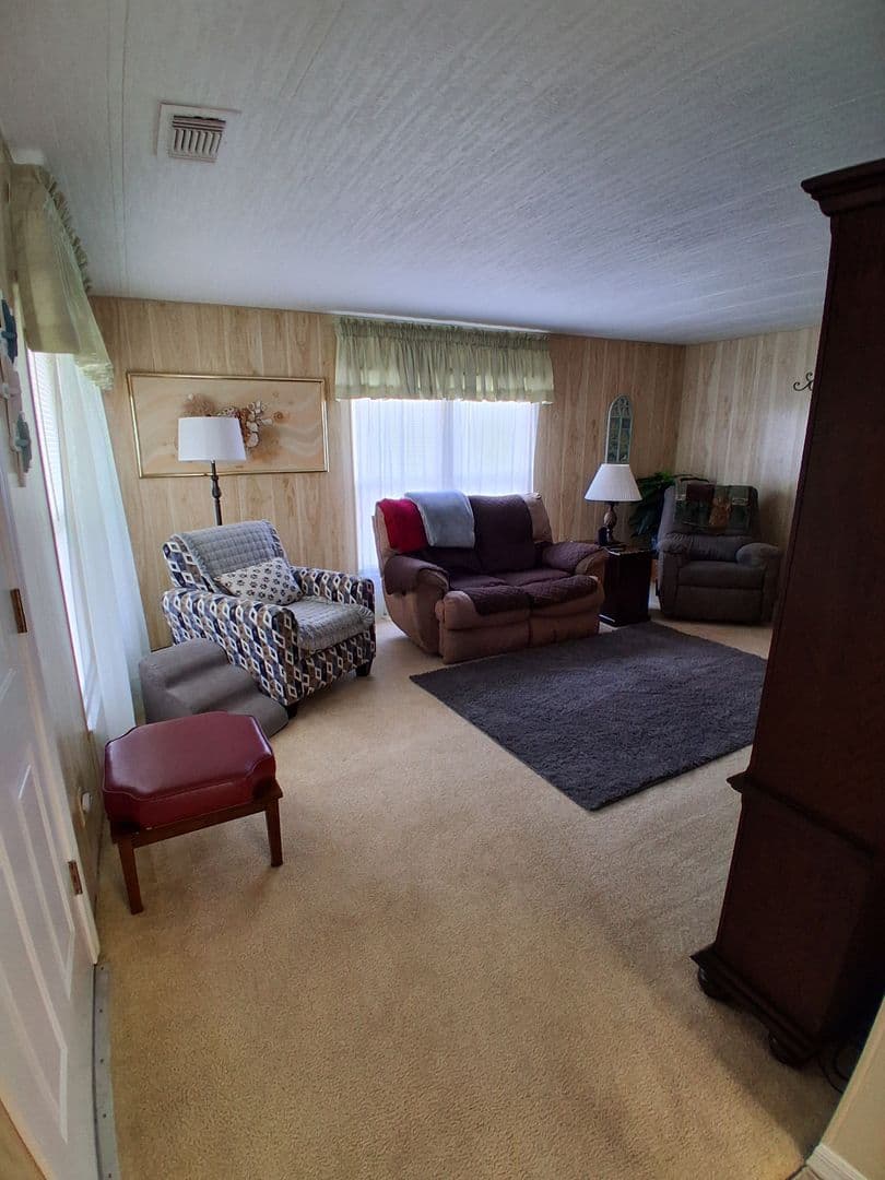 Brooksville House: Moriah Avenue - 7577