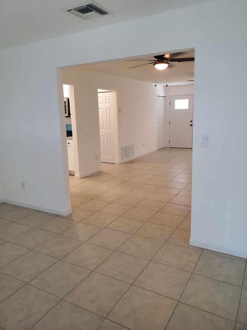 Spring Hill House: 4217 Drummond Avenue