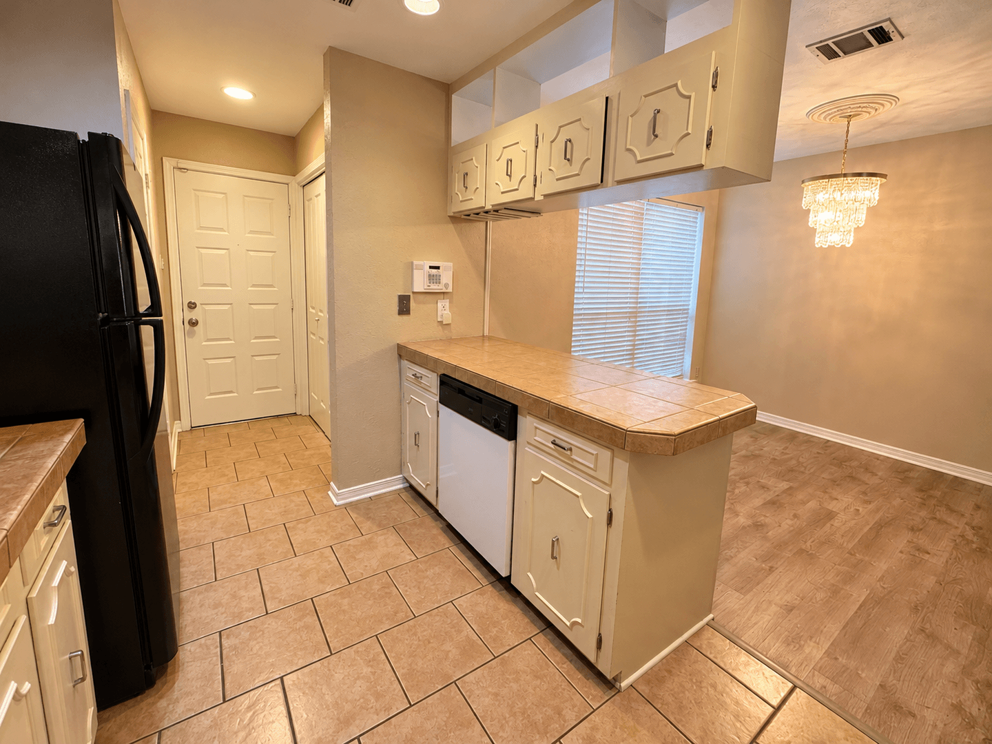 Shreveport House: 4111 Pines Rd.