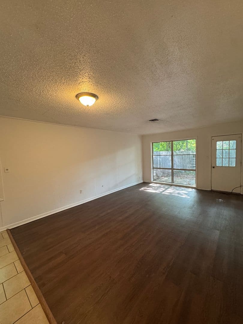 Bossier City House: 1320 Mark Ave