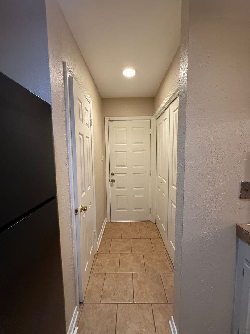 Shreveport House: 4111 Pines Rd.