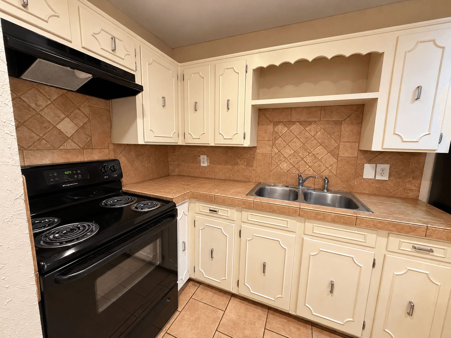 Shreveport House: 4111 Pines Rd.