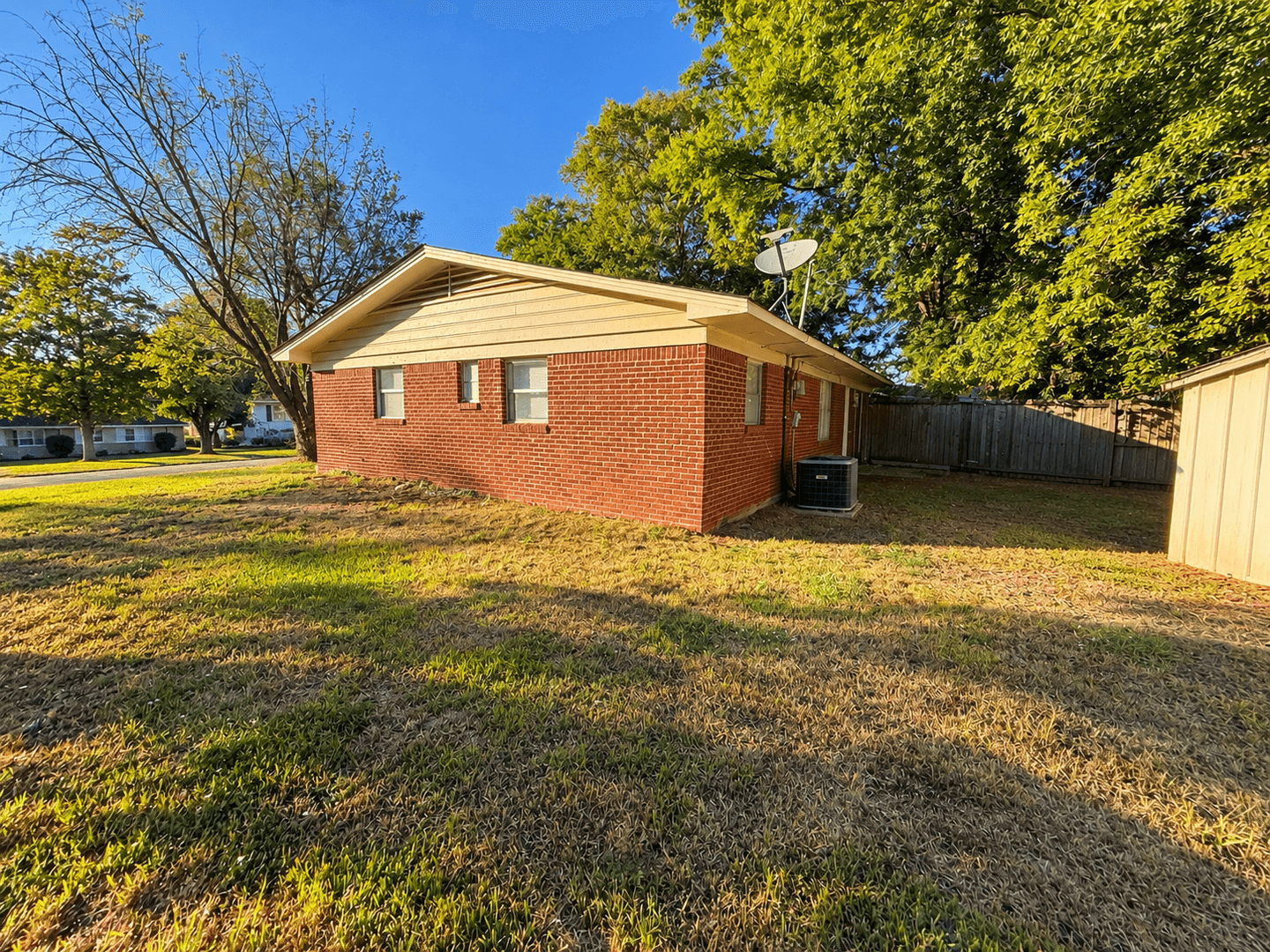 Bossier City House: 1320 Mark Ave